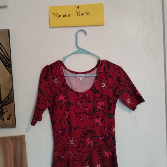 Medium Nicole Lularoe - Picture 16 of 16